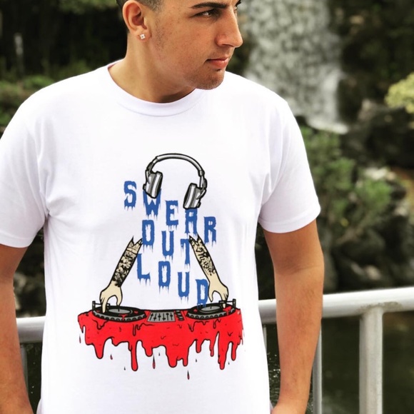 Swear Out Loud Apparel Other - 🤩💕🥳HOST PICK 🤩💕🎼🎧DJ Melting Turntable